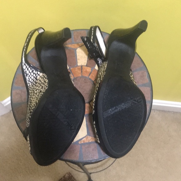 Never worn Anne Klein - Picture 3 of 3